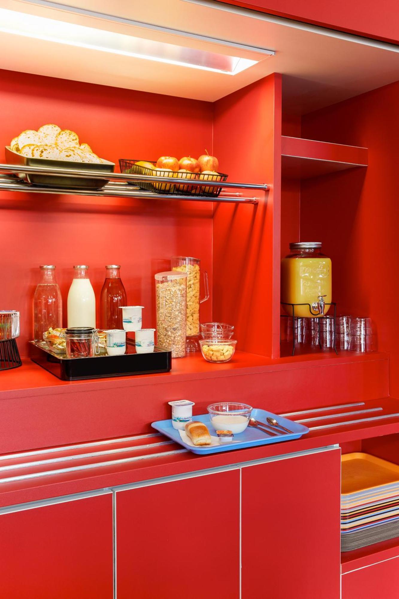 Hotelf1 Villeneuve Loubet Экстерьер фото